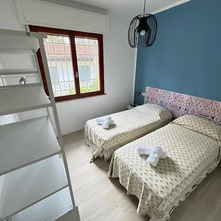 Casa Al Mare Con Giardino E Parcheggio Privato! アパート リニャーノ・サッビアドーロ