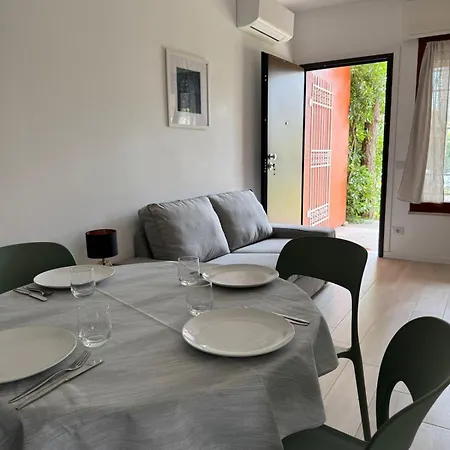 Giardino Privato E Tranquillo Con Parcheggio Incluso