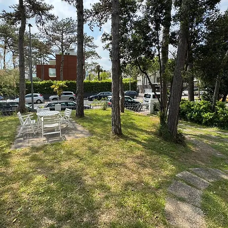 Giardino Privato E Tranquillo Con Parcheggio Incluso Lejlighed Lignano Sabbiadoro